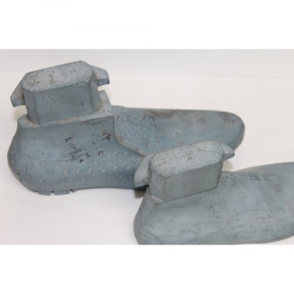 Metal_Shoe_Molds slide3