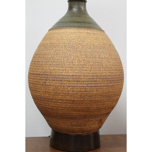 Stoneware_Lamp_by_Bob_Kinzie_for_Affiliated_Craftsmen slide9
