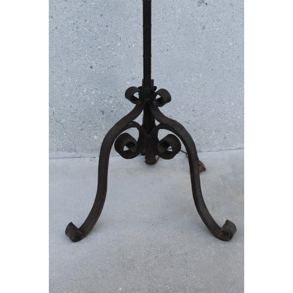 Pair_of_Renaissance_Style_Hand_Forged_Floor_Lamps slide4