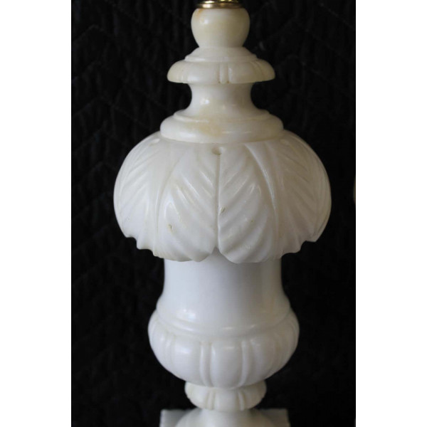 Pair_of_Alabaster_Table_Lamps slide3