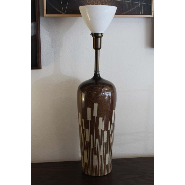 Ceramic_Lamp_with_Cattail_Pattern slide1