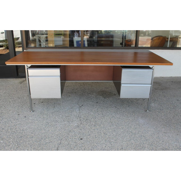 Welton_Becket_Aluminum_and_Wood_Desk_for_Kaiser_Aluminum slide2