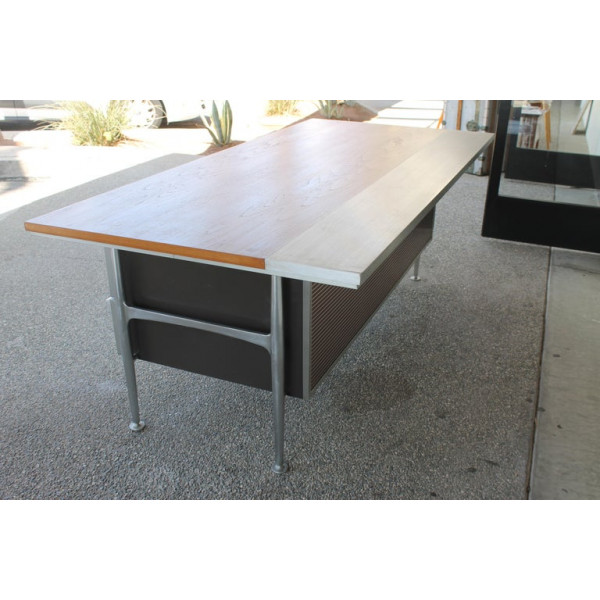 Welton_Becket_Aluminum_and_Wood_Desk_for_Kaiser_Aluminum slide4