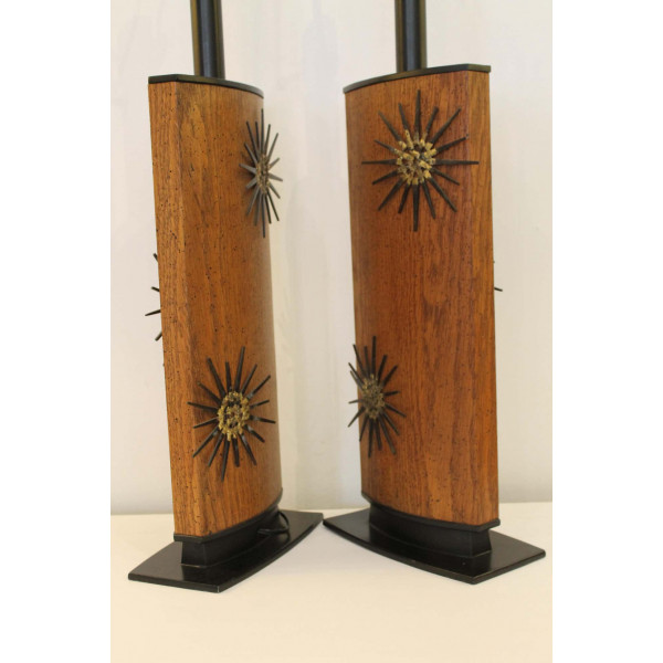 Pair_of_1970s_Modern_Lamps_with_Nail_Art_Sunbursts slide2