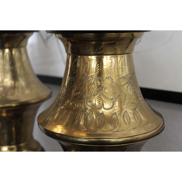 Monumental_Pair_of_Brass_Moroccan_Style_Lamps slide10