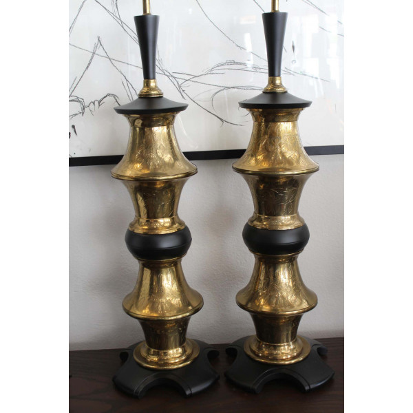 Monumental_Pair_of_Brass_Moroccan_Style_Lamps slide3
