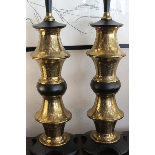 Monumental_Pair_of_Brass_Moroccan_Style_Lamps slide2