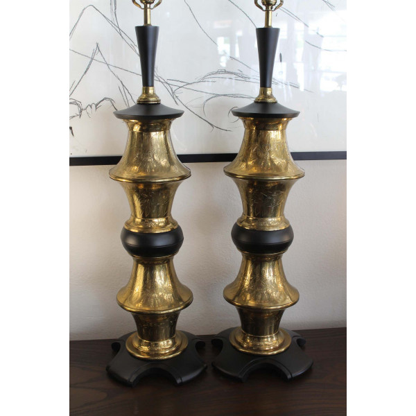 Monumental_Pair_of_Brass_Moroccan_Style_Lamps slide1
