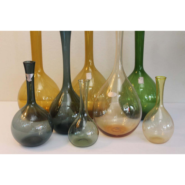 Eight_Swedish_Glass_Vases_Designed_by_Arthur_Percy slide2