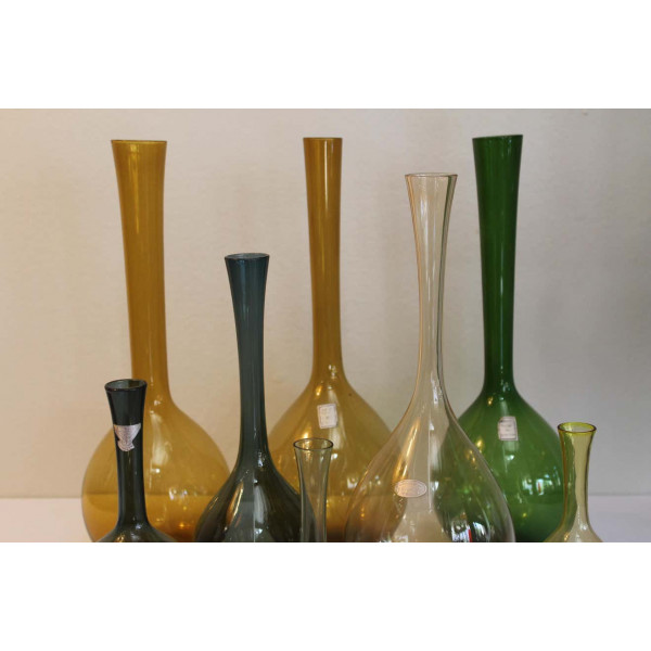 Eight_Swedish_Glass_Vases_Designed_by_Arthur_Percy slide3