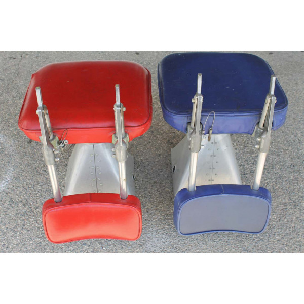 Pair_of_Machine_Age_Collapsible_Airline_Chairs slide7
