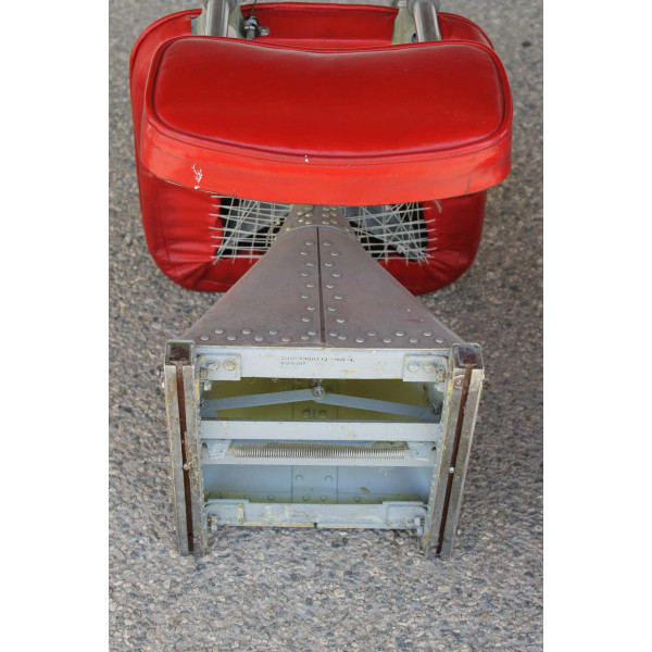 Pair_of_Machine_Age_Collapsible_Airline_Chairs slide5
