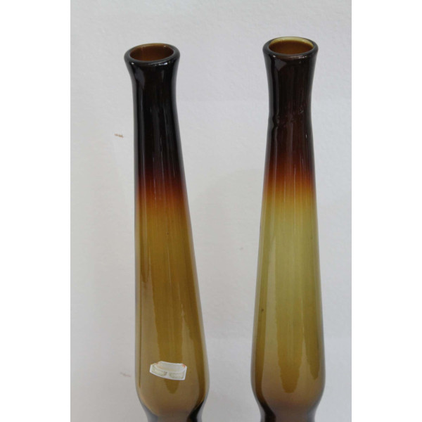 Pair_of_Greenwich_Flint_Craft_Vases slide2