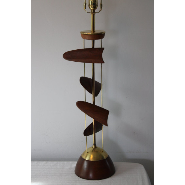 Sculptural_Wood_and_Brass_Lamp_attributed_to_Leo_Amino slide3
