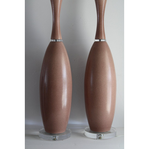 Pair_of_Mauve_Ceramic_and_Lucite_Table_Lamps slide2