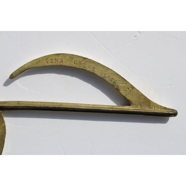 Pair_of_Brass_and_Cast_Iron_Musical_Note_Andirons slide7