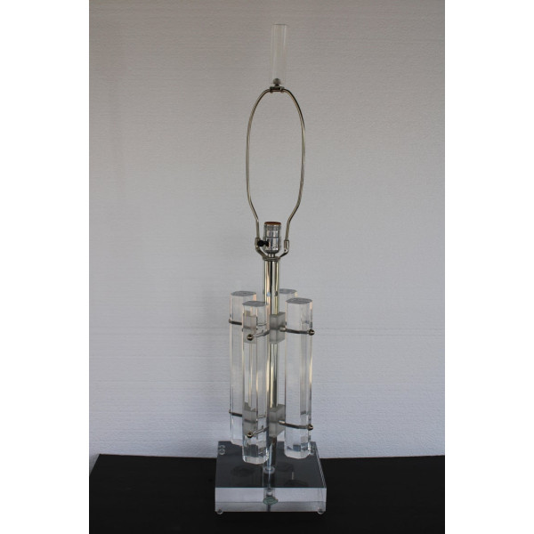 Lucite_Lamp_by_Astrolite_for_the_Ritts_Company,_Los_Angeles,_CA slide1