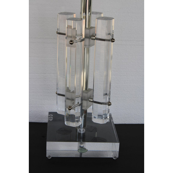 Lucite_Lamp_by_Astrolite_for_the_Ritts_Company,_Los_Angeles,_CA slide4
