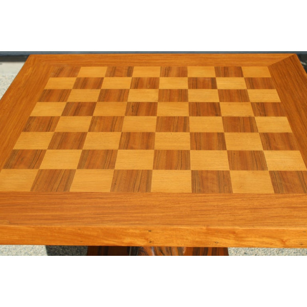 Chess_Table_with_Horse_Head_Base,_Complete_Set slide5