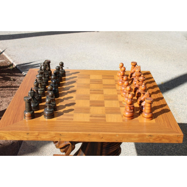 Chess_Table_with_Horse_Head_Base,_Complete_Set slide9