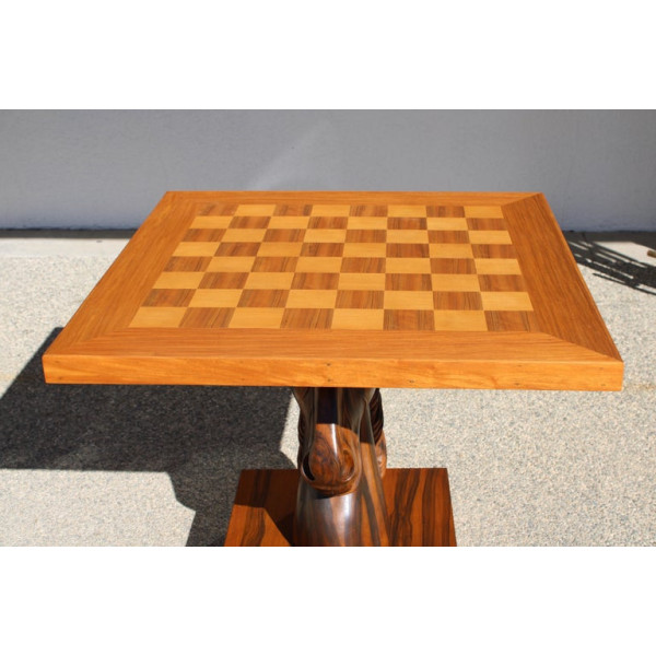 Chess_Table_with_Horse_Head_Base,_Complete_Set slide1